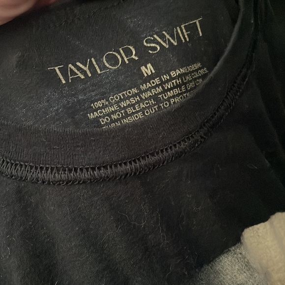 Taylor Swift Fearless T-Shirt Womens Size Medium - Picture 3 of 3
